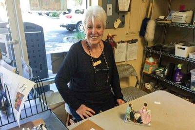 Volunteer in Guadalupe Resale Shop